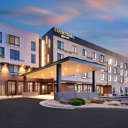 Hotel Courtyard By Marriott Cedar Stadt Exterior foto